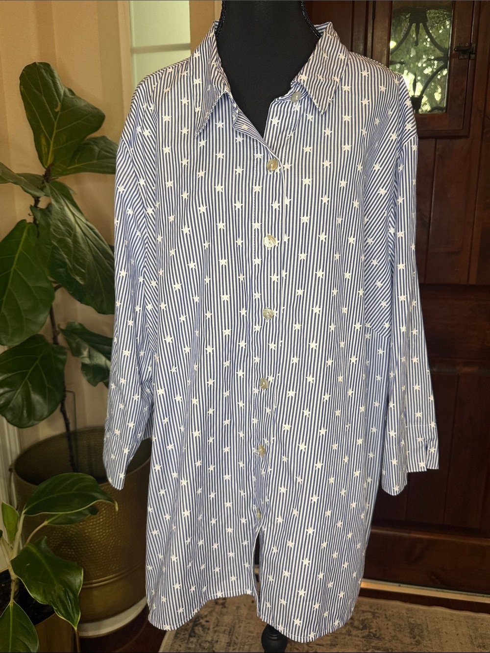 Alfred Dunner Women’s button top, blue & white striped, white stars Sz 3X